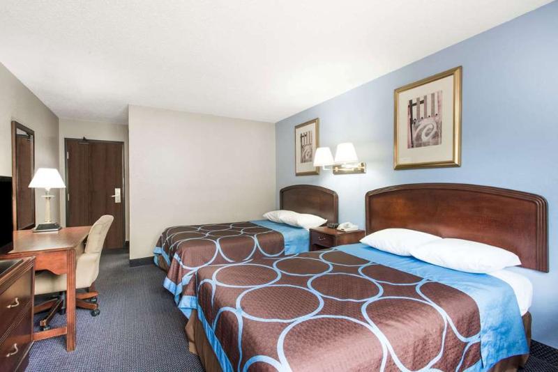 Super 8 By Wyndham Gardner Otel Dış mekan fotoğraf